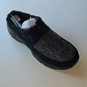 Nearly New Black Lands End All Weather Mule, Size 9
